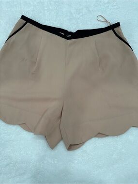 Oasis Tan Scallop-Hem Shorts with Black Trim
